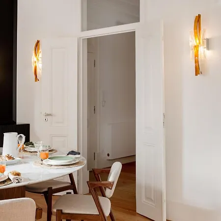 Elegant 3br Lapa Апартаменты Лиссабон